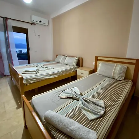 ホテル Odeon 3 Vlorë